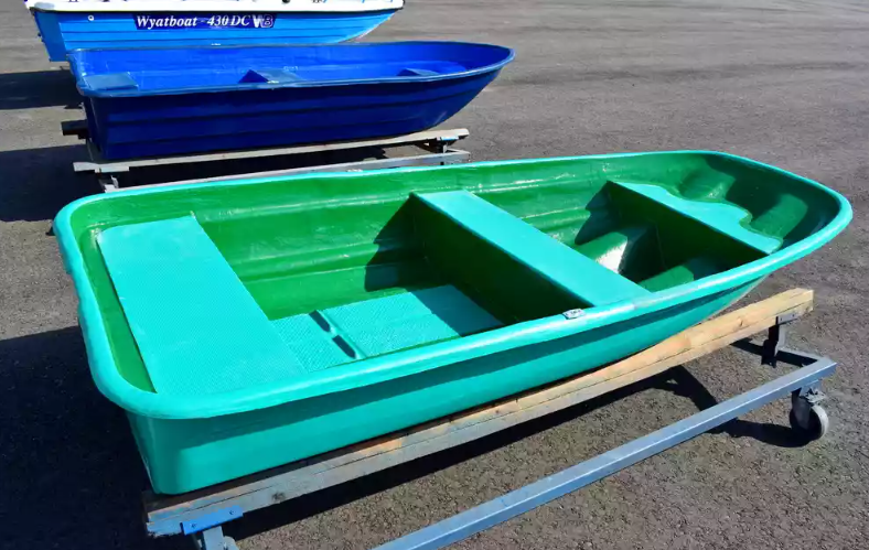 Стеклопластиковая лодка Старт (тримаран) в Тольятти