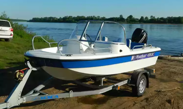 Стеклопластиковый катер Wyatboat-430 DC (тримаран) в Тольятти