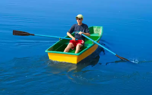 Стеклопластиковая лодка Малютка в Тольятти
