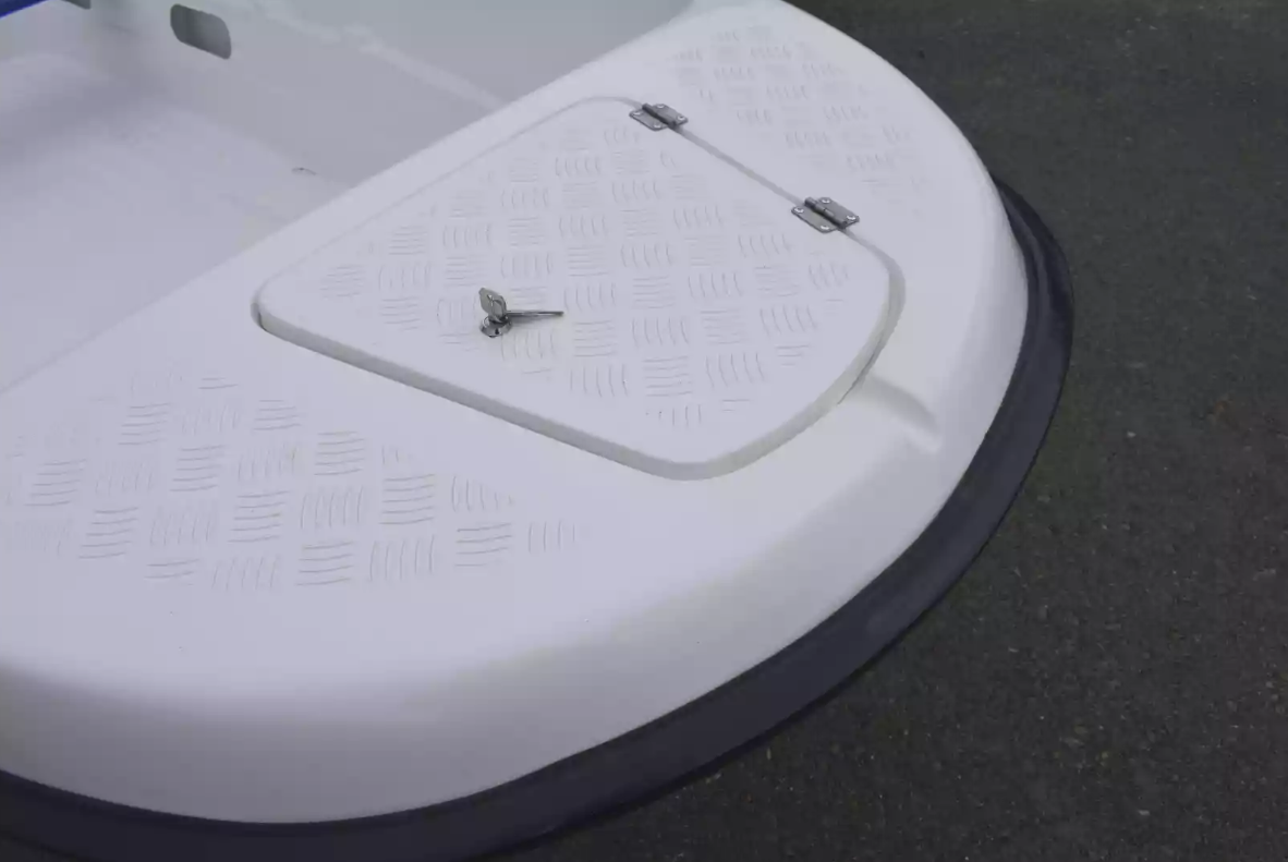 Стеклопластиковая лодка Пингвин New (тримаран) в Тольятти