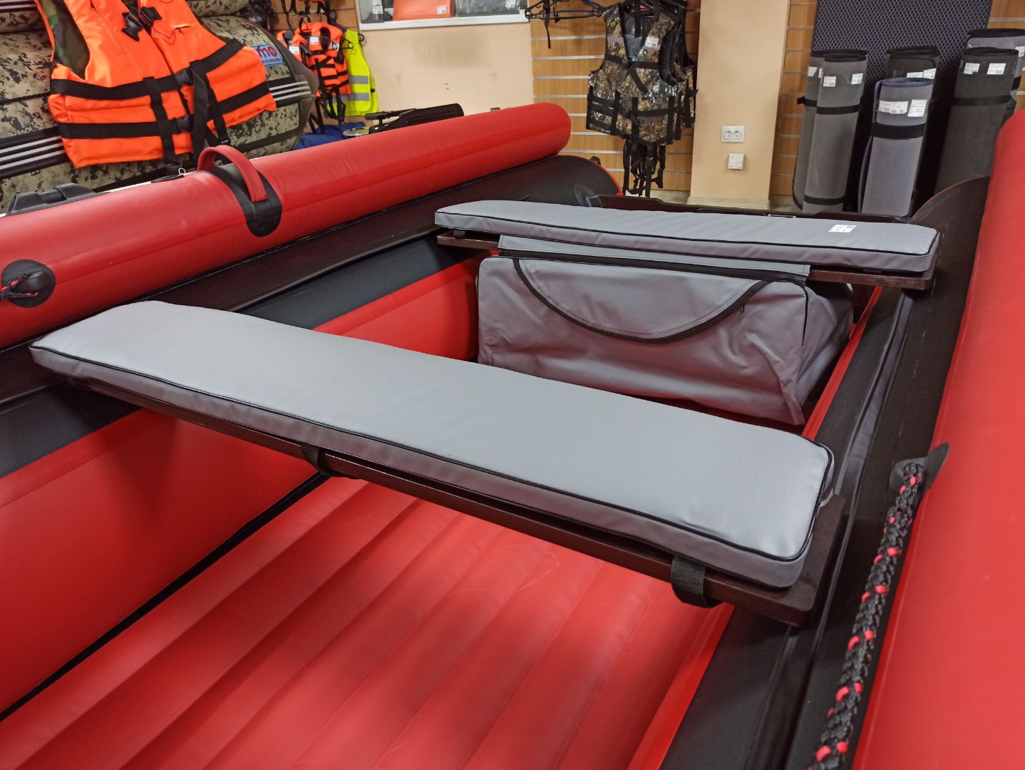 КОМПЛЕКТ МЯГКИХ НАКЛАДОК С СУМКОЙ ДЛЯ ЛОДОК 110Х20 СЕРЫЙ в Тольятти