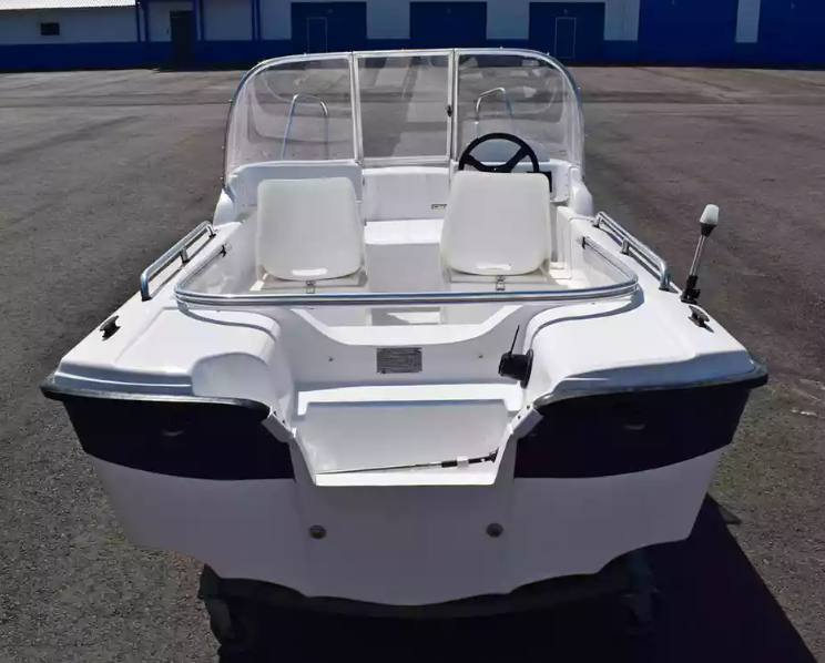 Стеклопластиковый катер Wyatboat-430 DC (тримаран) в Тольятти