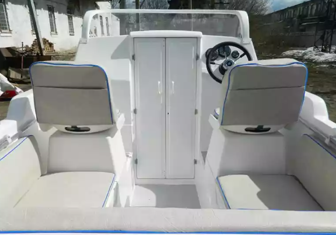 Комбинированный катер Neman-500 с каютой в Тольятти