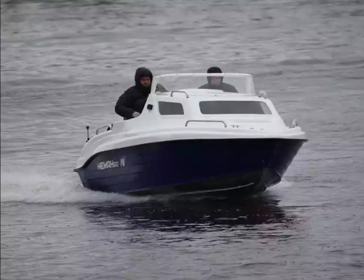 Комбинированный катер Neman-500 с каютой в Тольятти