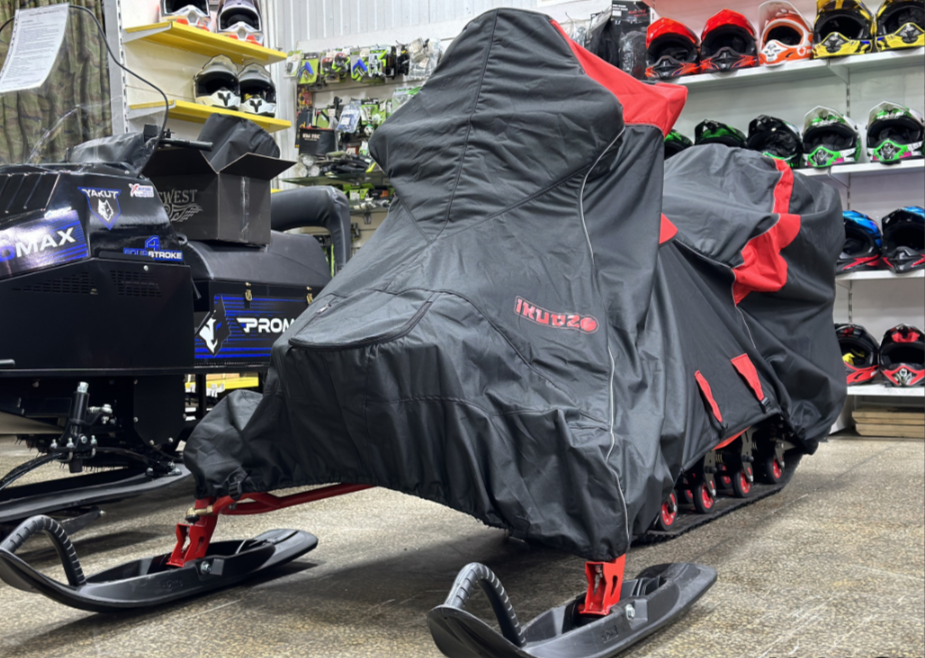 Чехол транспорт. снегохода IKUDZO HUNTER черно-красный Оксфорд ПРЕМИУМ качества с лого IKUDZO в Тольятти