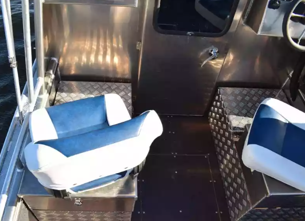 Алюминиевый катер Неман 550 с каютой в Тольятти