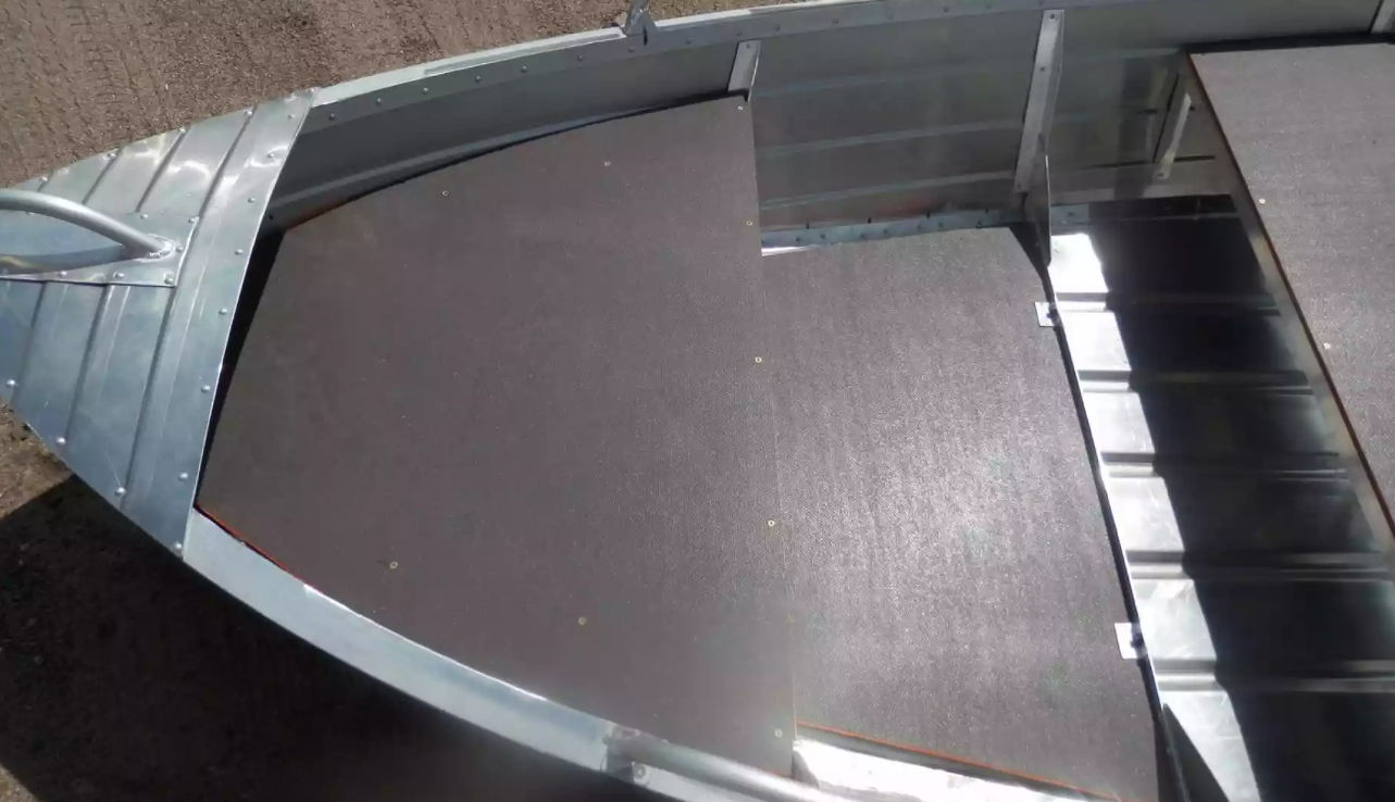 Алюминиевая лодка Вятка-Профи 32 в Тольятти