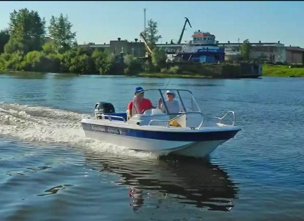 Стеклопластиковый катер Wyatboat-430 DC (тримаран) в Тольятти