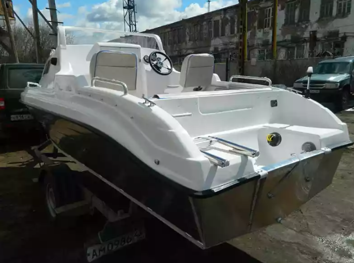 Комбинированный катер Neman-500 с каютой в Тольятти