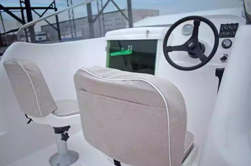 Стеклопластиковый катер Neman-530 с каютой в Тольятти