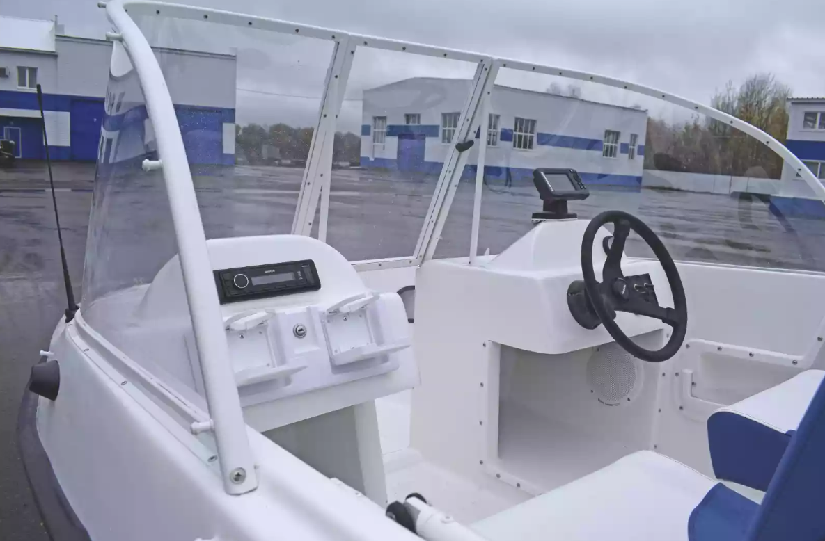 Стеклопластиковый катер Wyatboat-430DCМ (килевая) в Тольятти