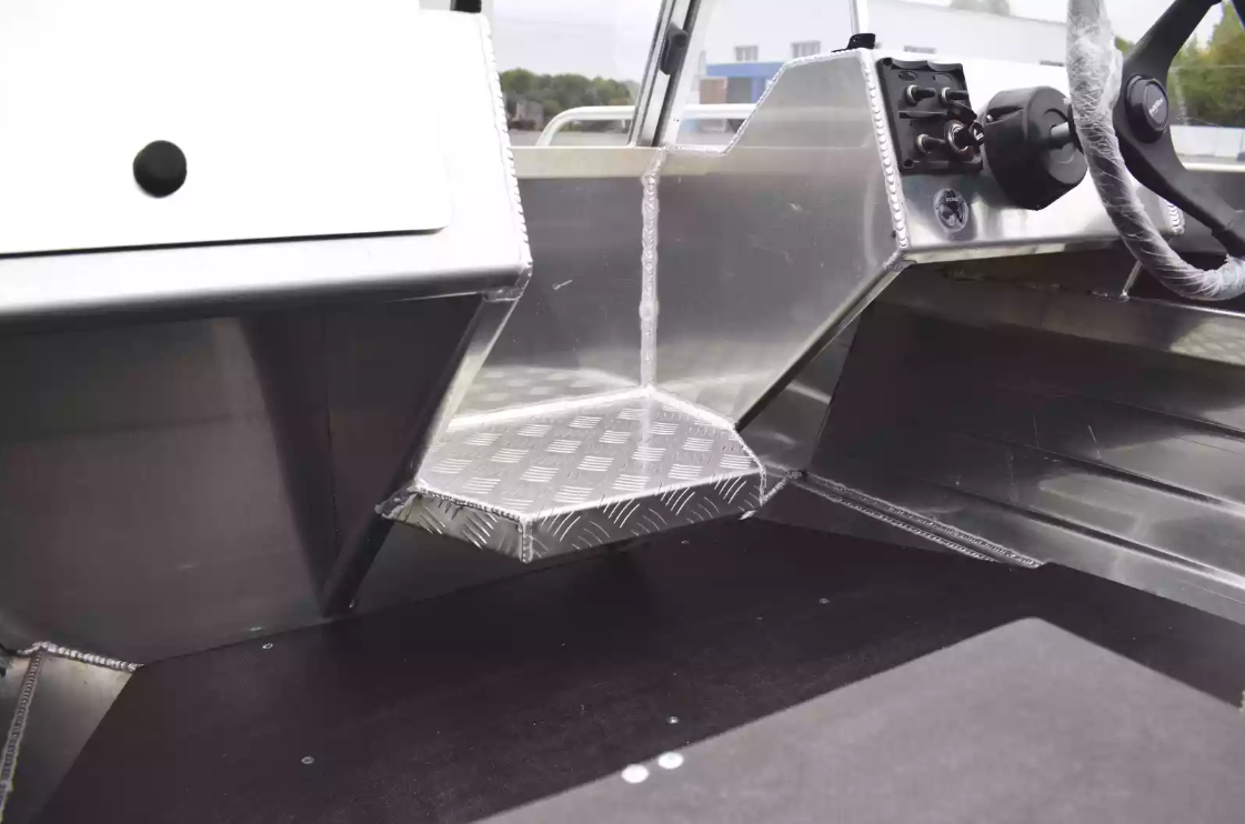 Алюминиевая лодка  Neman-400 PRO в Тольятти