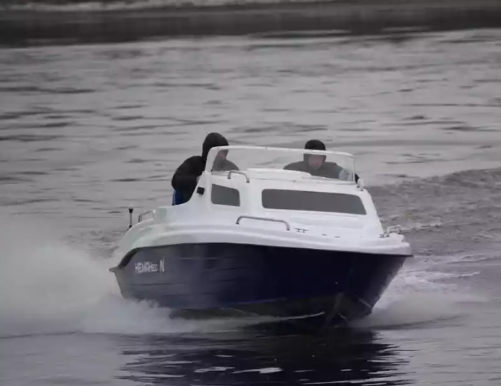 Комбинированный катер Neman-500 с каютой в Тольятти