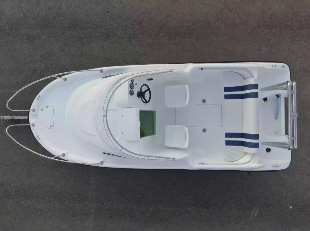 Комбинированный катер Neman-530 с каютой в Тольятти