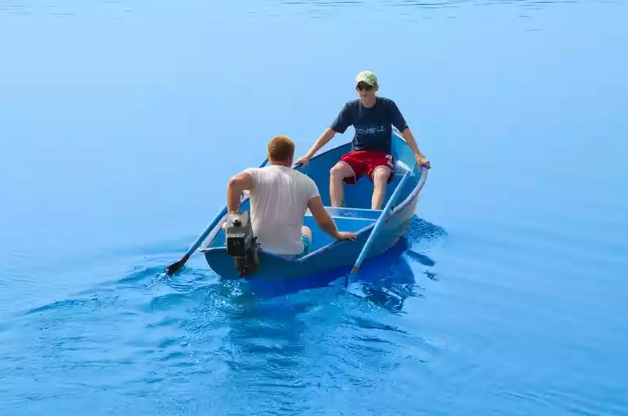 Стеклопластиковая лодка Омуль в Тольятти