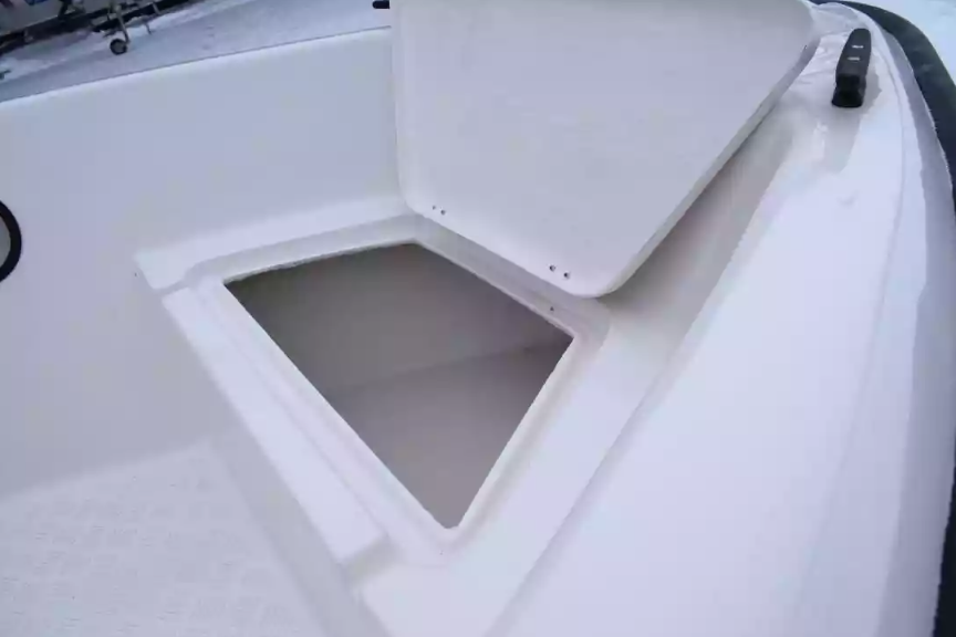 Стеклопластиковый катер Wyatboat-430DCМ (килевая) в Тольятти