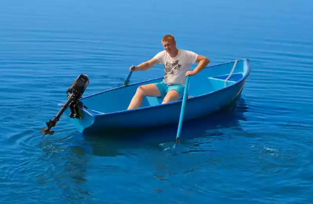 Стеклопластиковая лодка Омуль в Тольятти