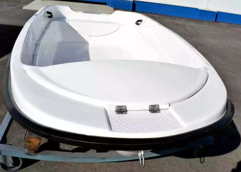 Стеклопластиковая лодка Пингвин (тримаран) в Тольятти