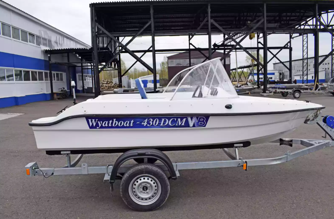 Стеклопластиковый катер Wyatboat-430DCМ (килевая) в Тольятти