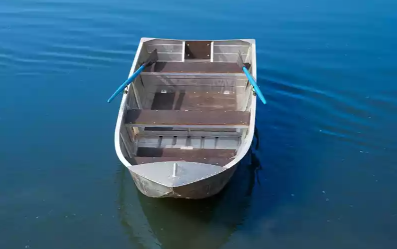 Алюминиевая лодка Вятка-Профи 37 в Тольятти