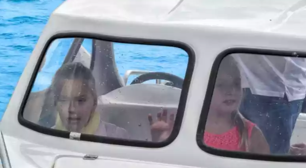 Стеклопластиковый катер Wyatboat-3 П (полурубка) в Тольятти