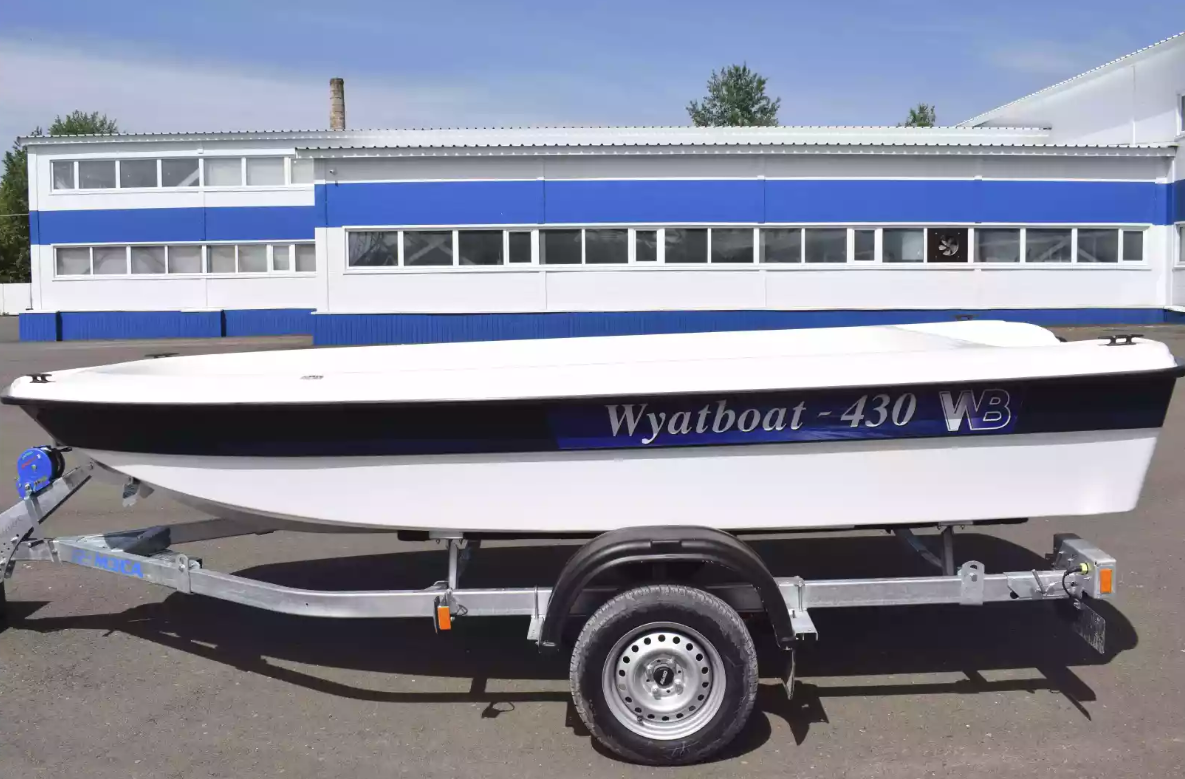 Стеклопластиковая лодка Wyatboat 430 тримаран в Тольятти