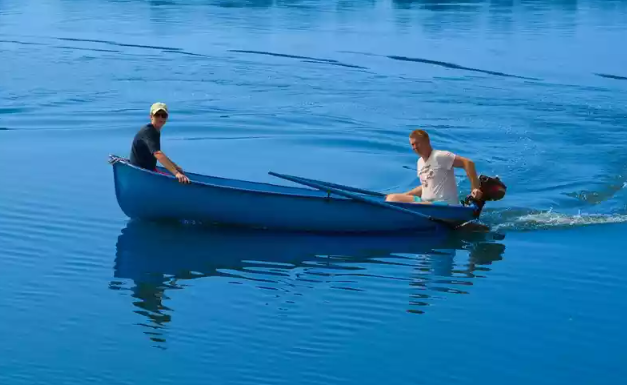 Стеклопластиковая лодка Омуль в Тольятти