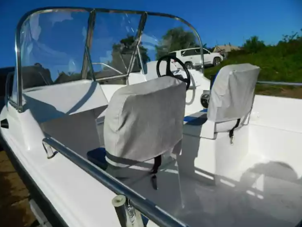 Стеклопластиковый катер Wyatboat-430 DC (тримаран) в Тольятти