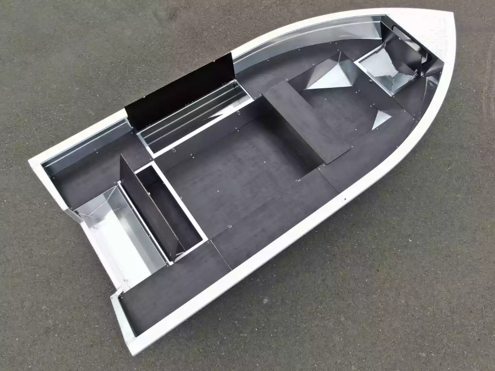 Алюминиевая лодка  Неман-420 в Тольятти