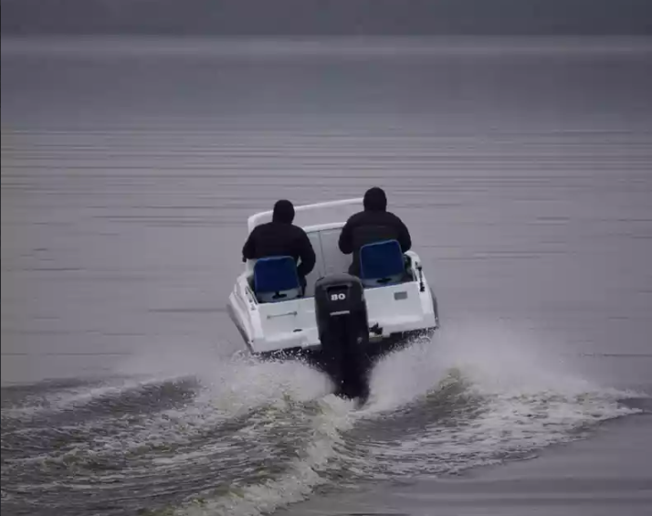 Комбинированный катер Neman-500 с каютой в Тольятти