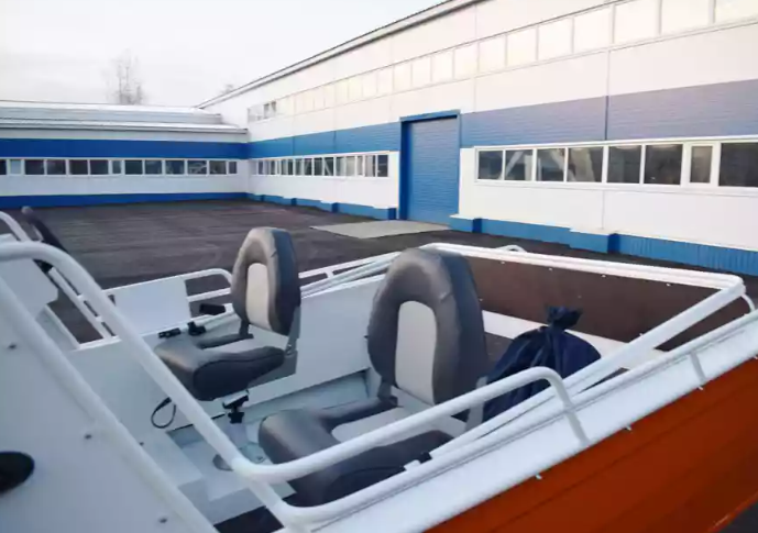 Алюминиевый катер Неман-500 (каютный) в Тольятти